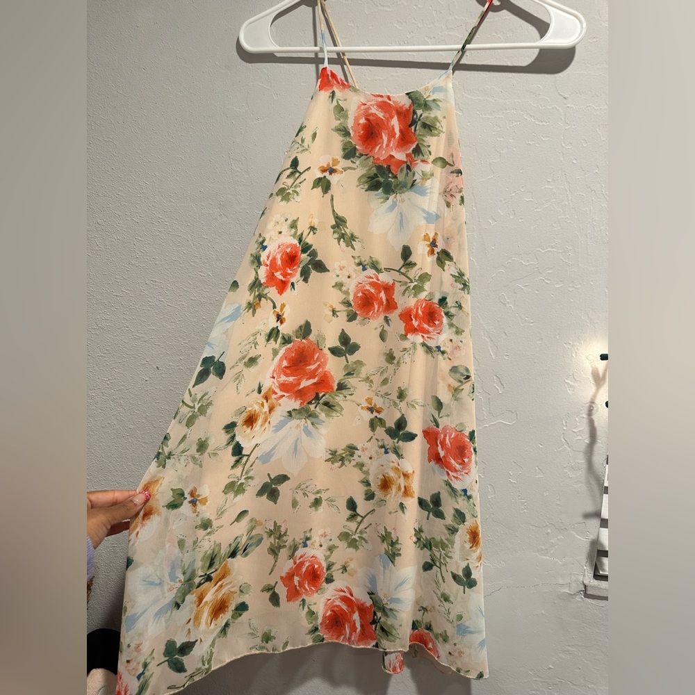 Windsor halter floral beige dress size medium 💓